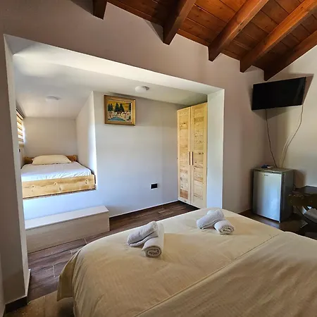 Hani I Ilirit Vendégház Cerrik