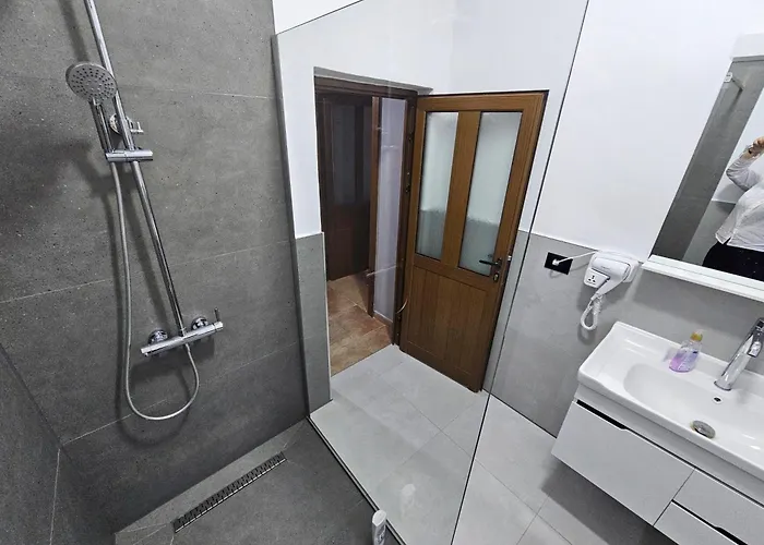 Hani I Ilirit بيت ضيافة *