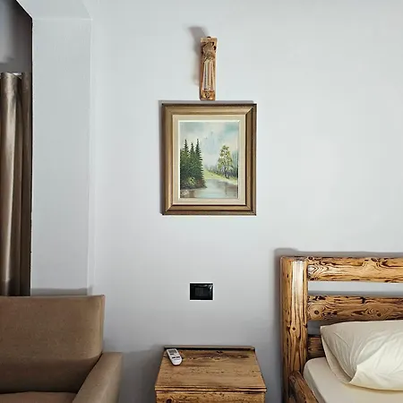 Hani I Ilirit 招待所 *