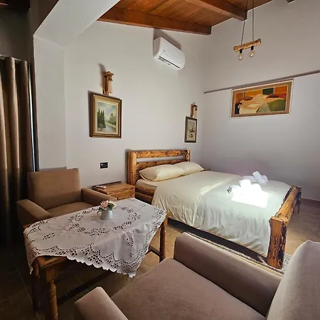 Hani I Ilirit 招待所 Cerrik