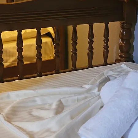 Hani I Ilirit 招待所 Cerrik