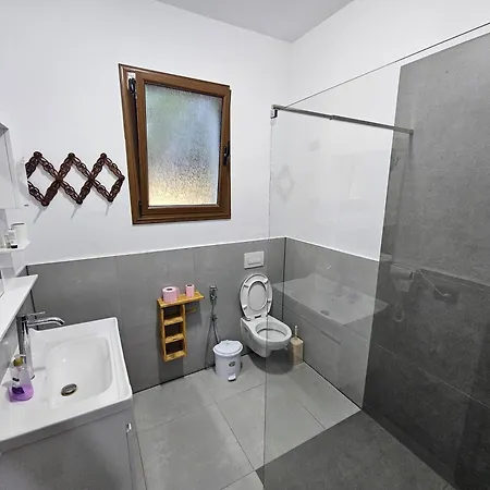 בית הארחה Hani I Ilirit *