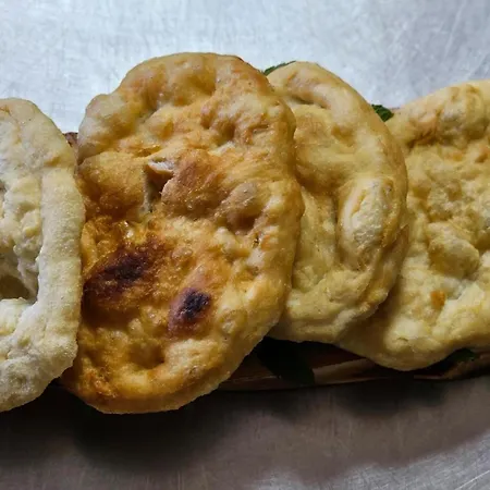 Hani I Ilirit בית הארחה Cerrik