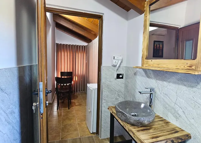 Hani I Ilirit Gæstehus Cerrik